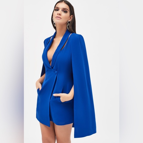 Cut out shoulder Cape dress - Picture 4 of 6